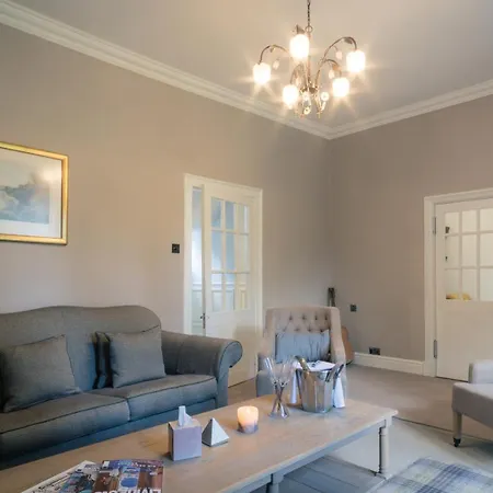 Grand Manor House Bristol-celebrations Events Hens - Simply Check In فيلة