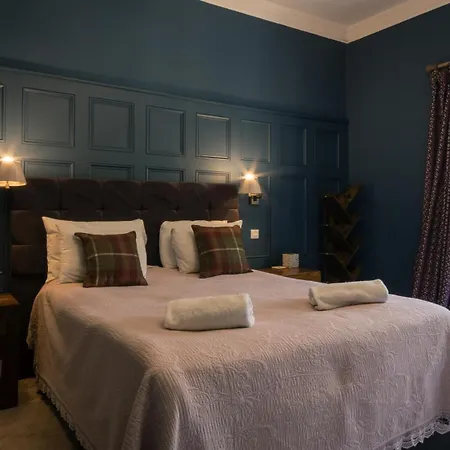 Villa Grand Manor House Bristol-celebrations Events Hens - Simply Check In *