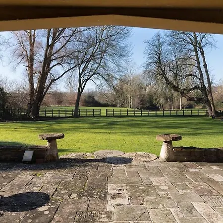 Grand Manor House Bristol-celebrations Events Hens - Simply Check In Villa Bristol