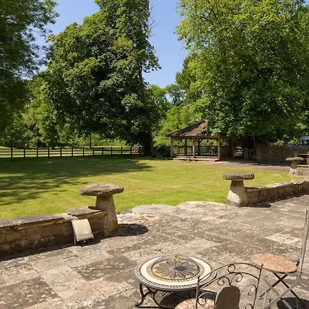 Villa Grand Manor House Bristol-celebrations Events Hens - Simply Check In *