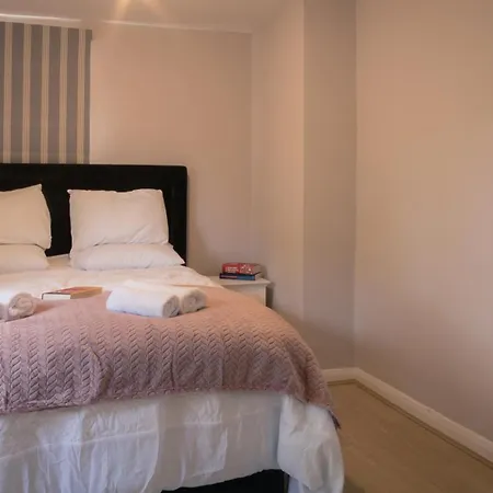 Villa Grand Manor House Bristol-celebrations Events Hens - Simply Check In
