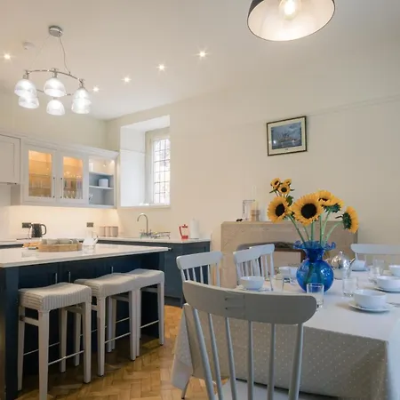 Grand Manor House Bristol-celebrations Events Hens - Simply Check In Villa Bristol