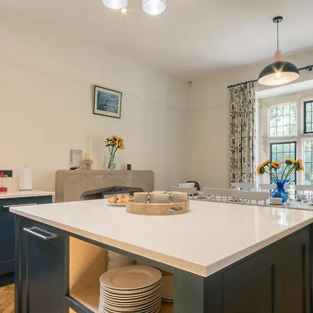 Grand Manor House Bristol-celebrations Events Hens - Simply Check In