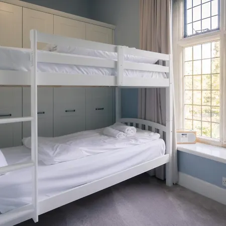 Grand Manor House Bristol-celebrations Events Hens - Simply Check In Villa *