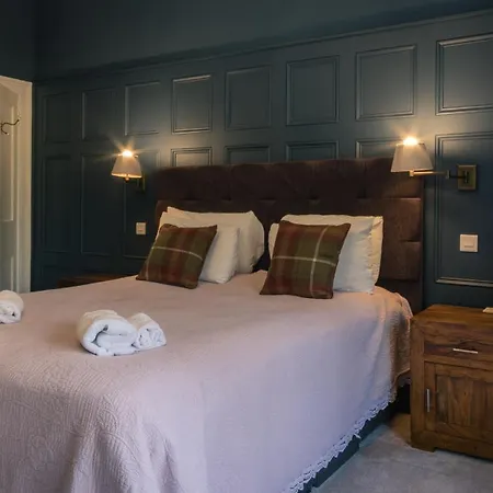 Grand Manor House Bristol-celebrations Events Hens - Simply Check In Villa